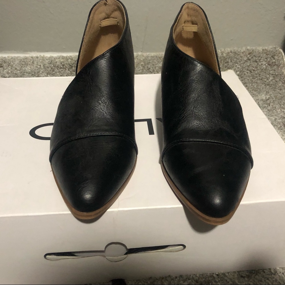 Black boots size 7.5
